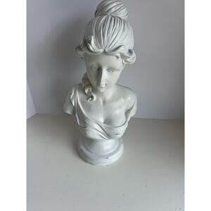 decorative tabletop bust sculpture use but in good condition